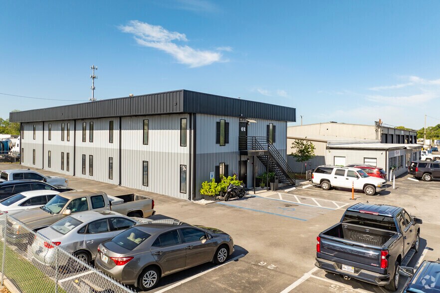 More Photos Of 5925 E Dr Martin Luther King Jr Blvd, Tampa Office For Lease