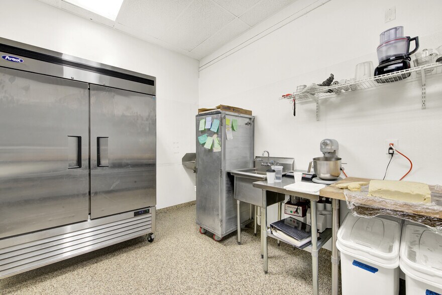 More Photos Of 830 Main St, Red Bluff Freestanding For Sale