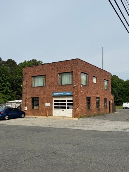 More Photos Of 10615 Crain hwy, Faulkner Auto Repair For Sale