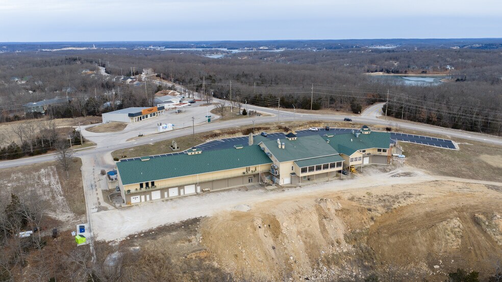 More Photos Of 4466 Horseshoe Bend Pky, Village Of Four Seasons General Retail For Sale