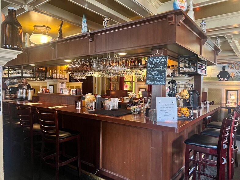 More Photos Of 2282 NW Hoyt St, Portland Multifamily For Sale