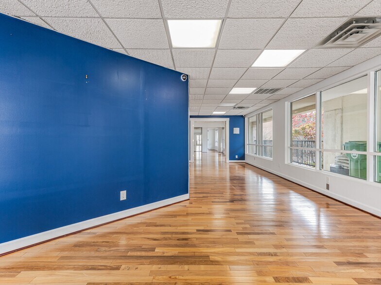 More Photos Of 70 Wall St, Asheville Office For Lease