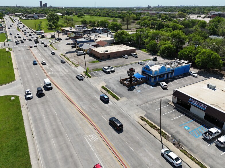 More Photos Of 1725 W University Dr, Denton Freestanding For Sale