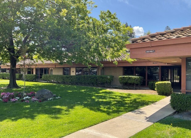 More Photos Of 3002-3028 Beacon Blvd, West Sacramento Medical For Lease
