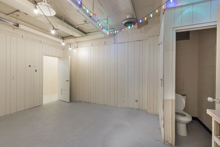 More Photos Of 8871 Griffith Rd, Nashville Warehouse For Sale