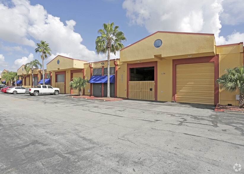 More Photos Of 5501-5595 NW 74th Ave, Miami Warehouse For Lease
