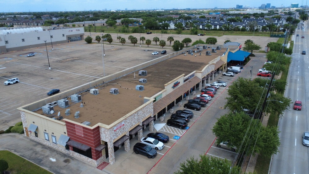 More Photos Of 9370-9380 W Sam Houston Pky S, Houston Unknown For Lease