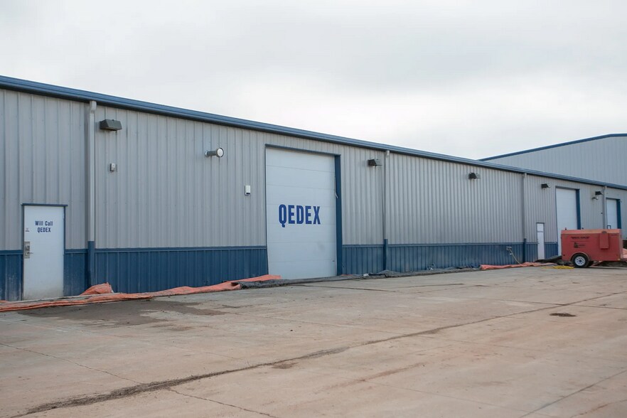More Photos Of 3183 Highway 22 N, Dickinson Warehouse For Lease