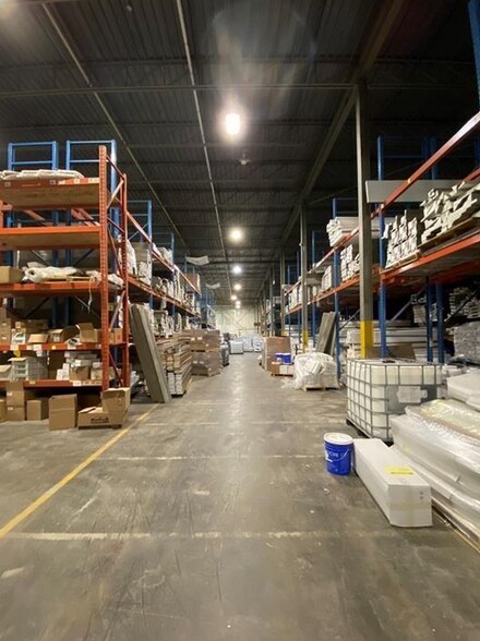 More Photos Of 5900 Thorold Stone Rd, Niagara Falls Warehouse For Lease