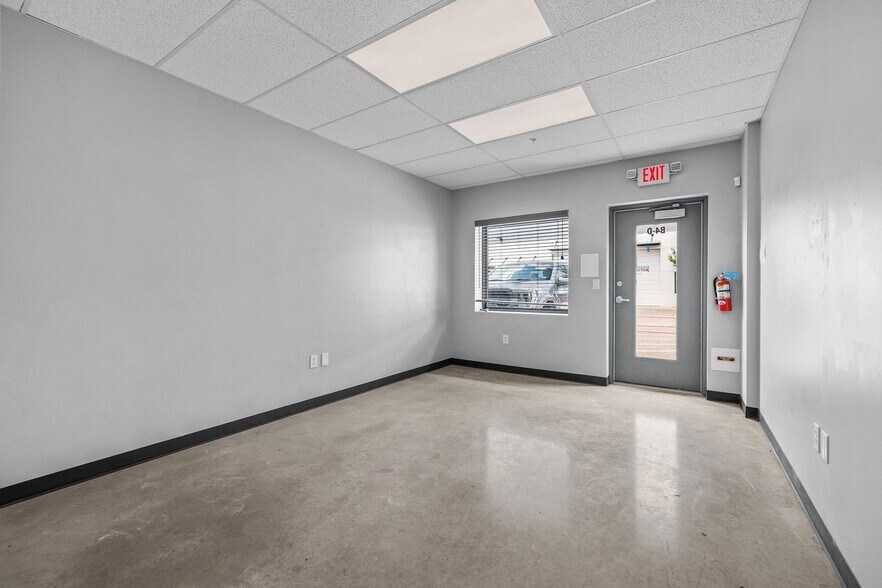 More Photos Of 2020 N Bell Blvd, Cedar Park Unknown For Lease