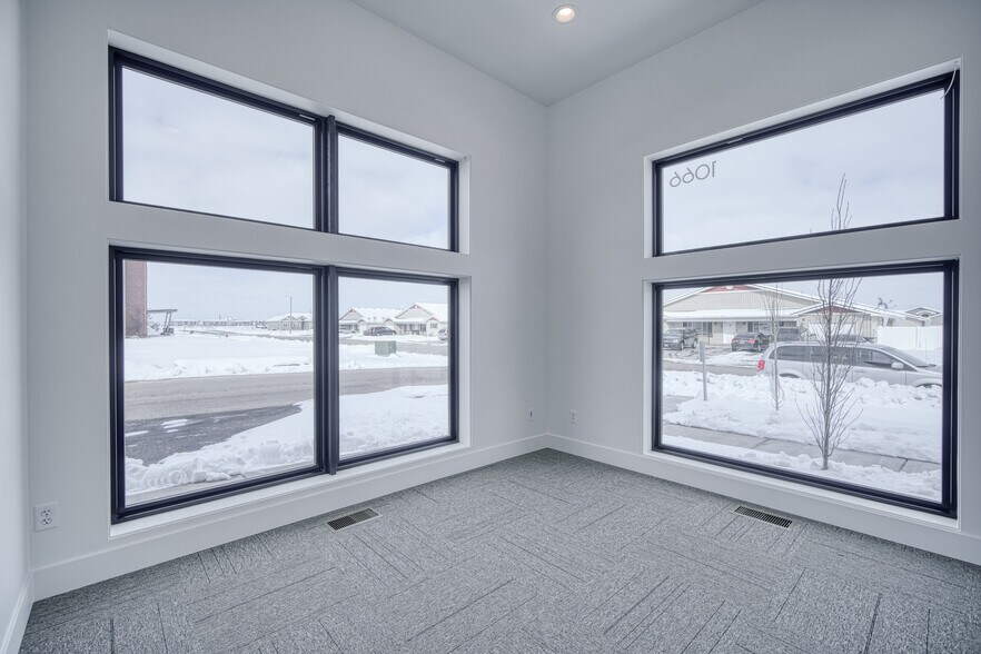 More Photos Of 1070 Curlew Dr, Ammon Medical For Lease