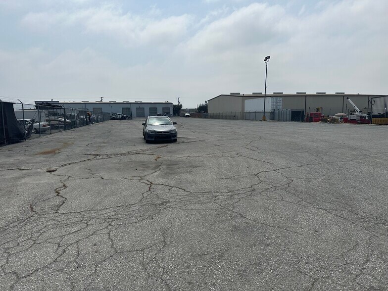 More Photos Of 15176 Whittram Ave, Fontana Service For Lease