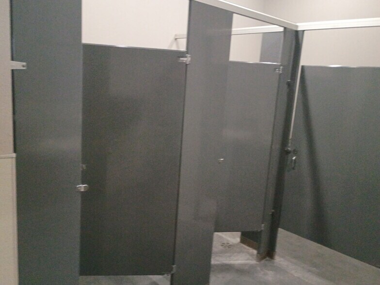 More Photos Of 712 Fulton St, Fresno Storefront For Lease