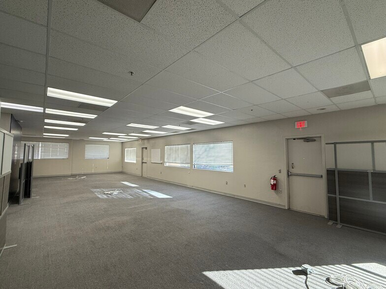 More Photos Of 180 W Magee Rd, Tucson Medical For Lease