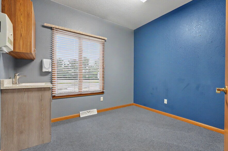 More Photos Of 819 Southwestern Run, Youngstown Medical For Sale
