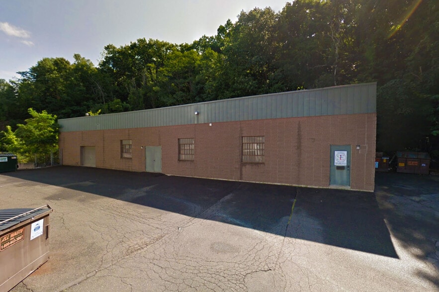 Primary Photo Of 2400R Berlin Tpke, Ct, Newington Warehouse For Lease