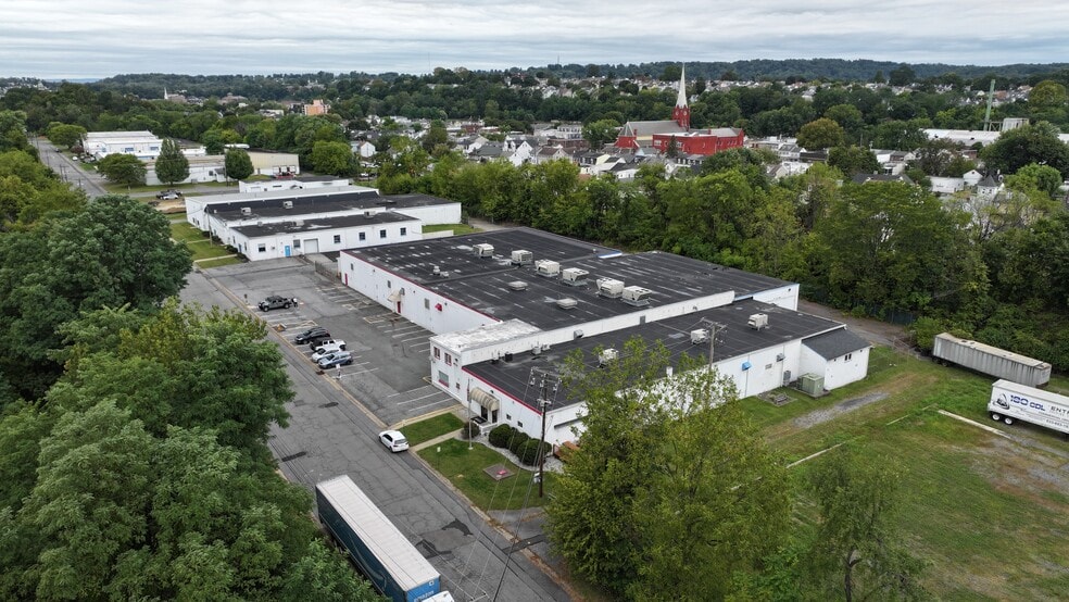 More Photos Of 125-155 Howard St, Phillipsburg Unknown For Lease