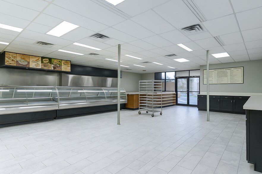 More Photos Of 1300 Clove Rd, Staten Island Freestanding For Lease