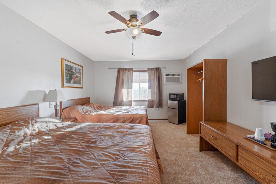 More Photos Of 19389 Frontage Rd, Detroit Lakes Hotel For Sale