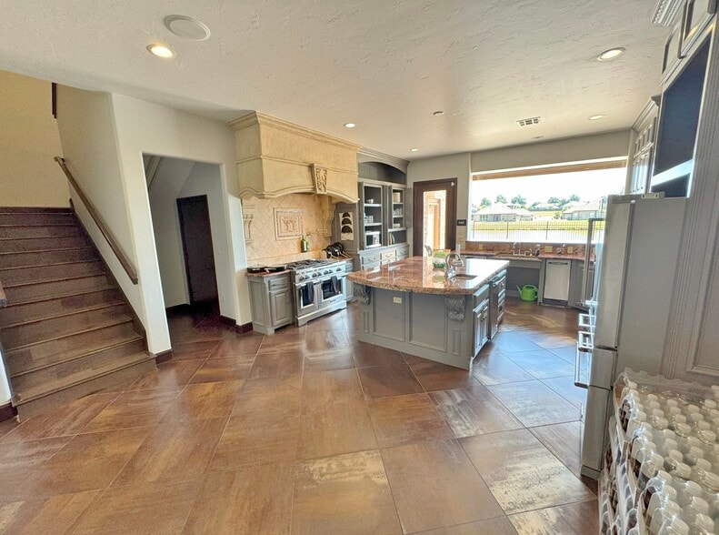 More Photos Of 9600 S May Ave, Oklahoma City Office Residential For Sale