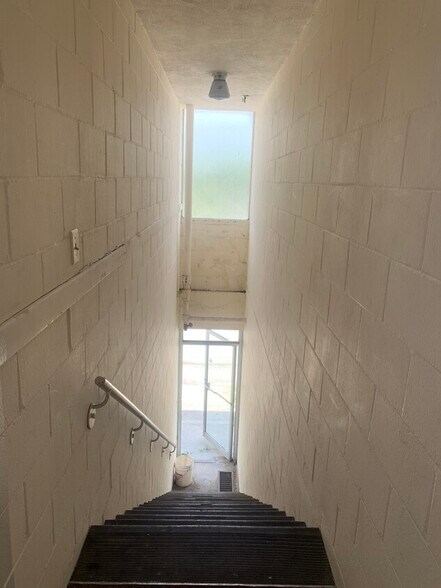 More Photos Of 1216 W Amelia St, Orlando Distribution For Lease