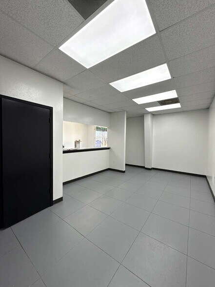 More Photos Of 2910 Antoine Dr, Houston Storefront Retail Office For Sale