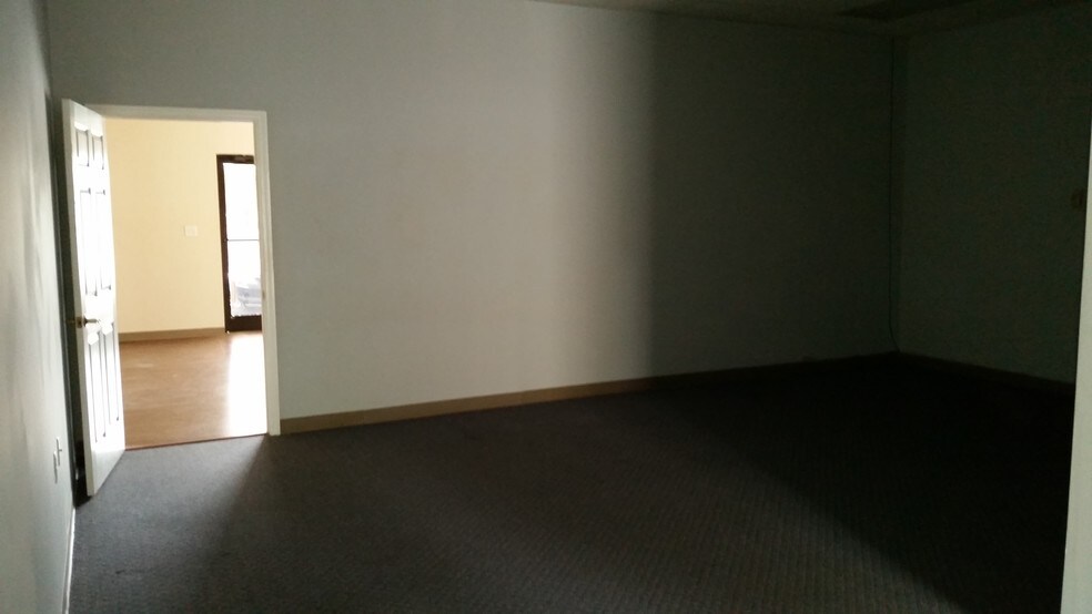 More Photos Of 4582 Cumberland Rd, Fayetteville Freestanding For Lease