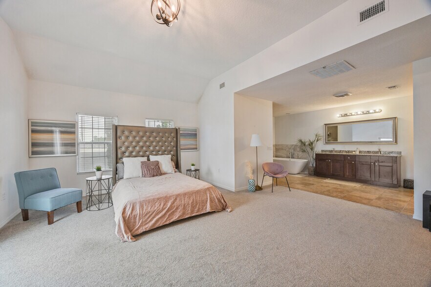 More Photos Of 105 W Columbus Dr, Tampa Office Residential For Sale