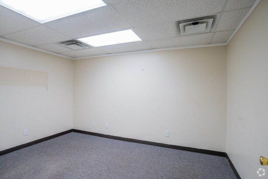 More Photos Of 9296 S Main St, Jonesboro Service For Sale