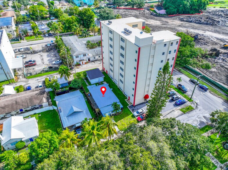 More Photos Of 1711 Buchanan St, Hollywood Apartments For Sale