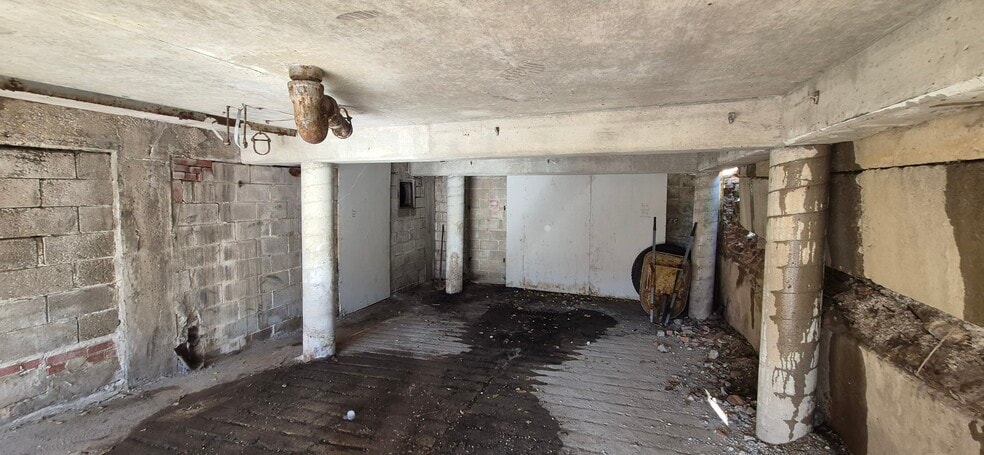 More Photos Of 550 Oliver St, Cincinnati Warehouse For Sale