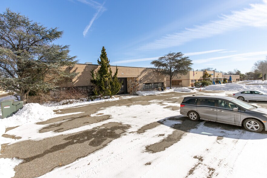 More Photos Of 161 Remington Blvd, Ronkonkoma Warehouse For Sale