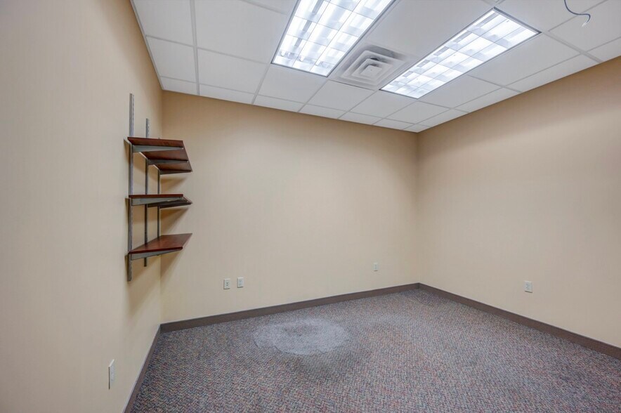 More Photos Of 1110 Clay Ave, Dunmore Medical For Lease