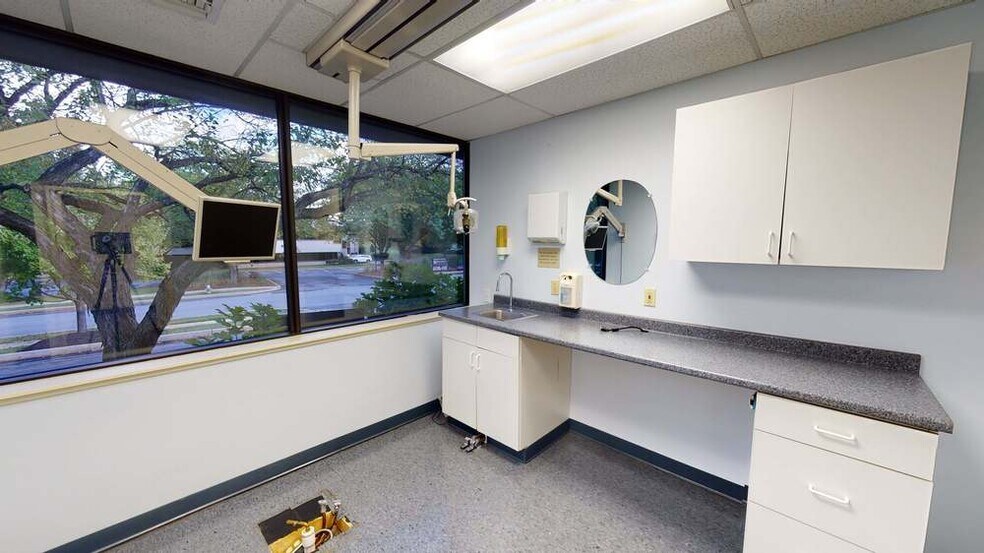 More Photos Of 875 Berkshire Blvd, Wyomissing Office For Lease