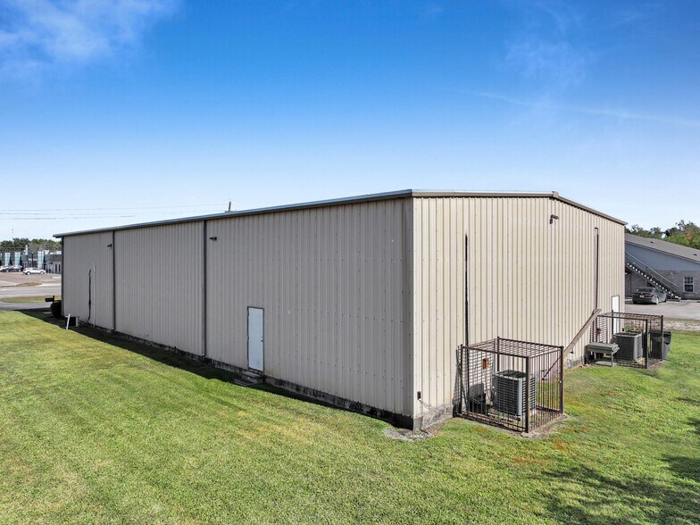 More Photos Of 5959 9th Ave, Port Arthur Specialty For Sale