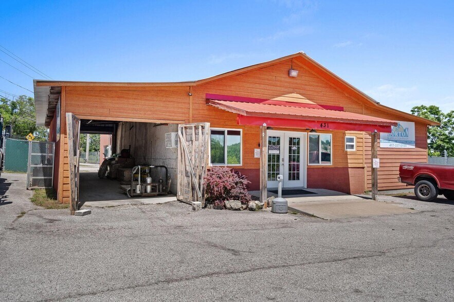 More Photos Of 431 1st St, Hollister Flex For Sale