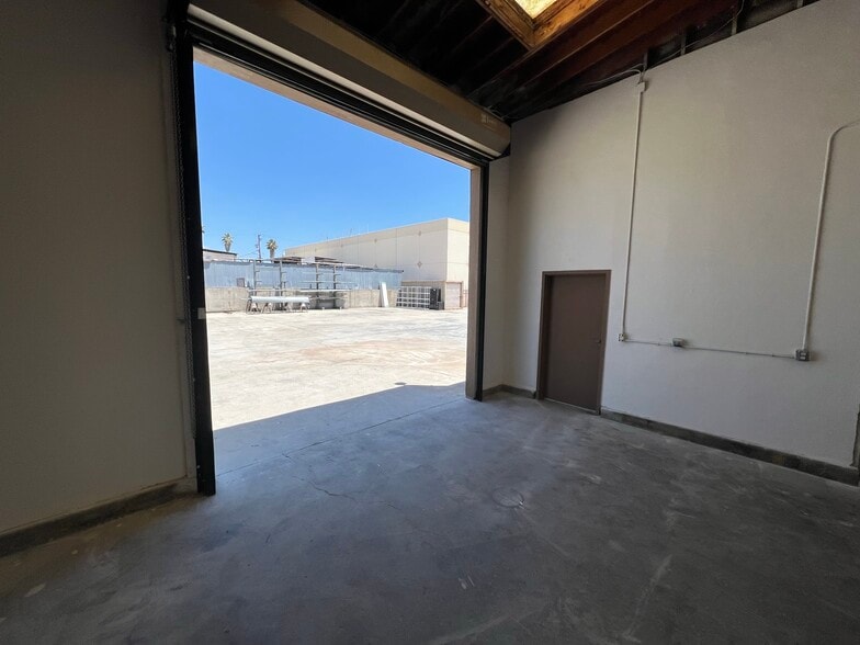 More Photos Of 10540 Kenney St, Santee Warehouse For Lease