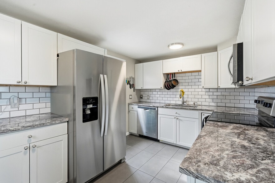 More Photos Of 2940 W 54th Ave, Denver Flex For Sale