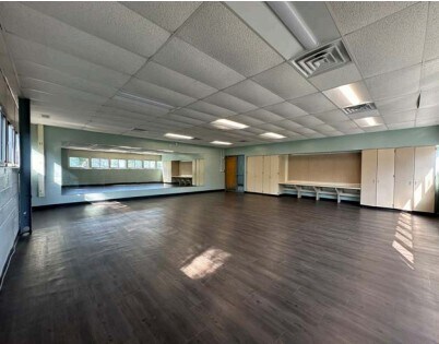 More Photos Of 300 E Cass St, Schoolcraft Office For Lease