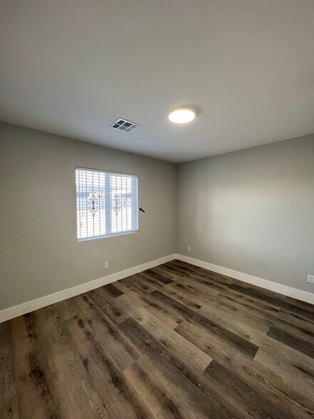 More Photos Of 3662 Park St, Las Vegas Industrial For Sale
