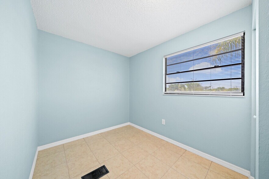 More Photos Of 100 Lucas Rd, Merritt Island Carwash For Sale