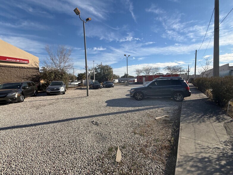 More Photos Of 1109 N Semoran Blvd, Orlando Land For Lease