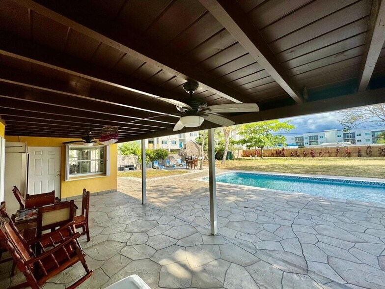 More Photos Of 1123 18th Ave N, Lake Worth Beach Specialty For Sale