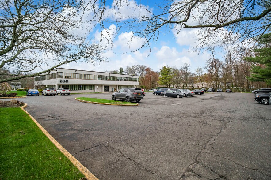 More Photos Of 200 E Eckerson Rd, New City Medical For Lease