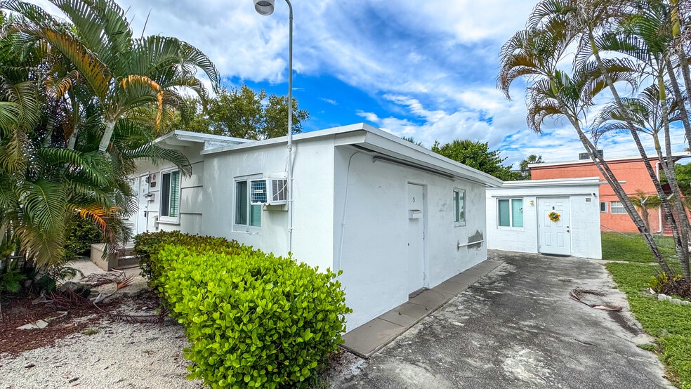 More Photos Of 211 SW 2nd Ct, Pompano Beach Apartments For Sale