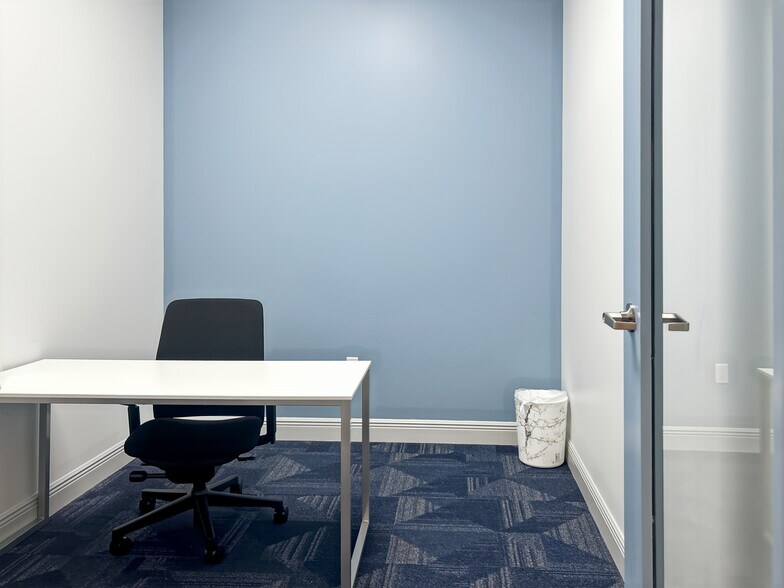 More Photos Of 3020 W New Haven Ave, Melbourne Coworking Space