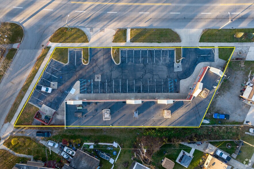 More Photos Of 2300 S Schaefer Hwy, Detroit Storefront For Sale