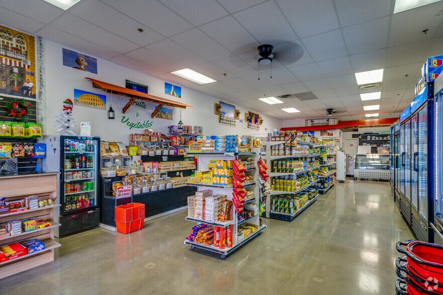 More Photos Of 21043 N Cave Creek Rd, Phoenix Storefront For Sale
