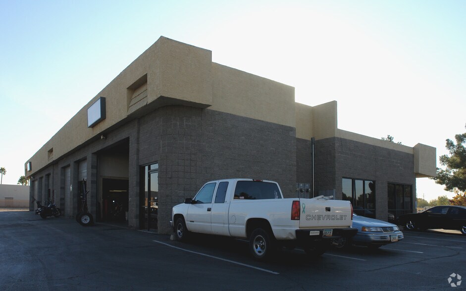 More Photos Of 2534 W Broadway Rd, Mesa General Retail For Lease