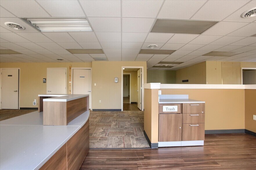 More Photos Of 55 W Shortcut Rd, Newport Loft Creative Space For Sale